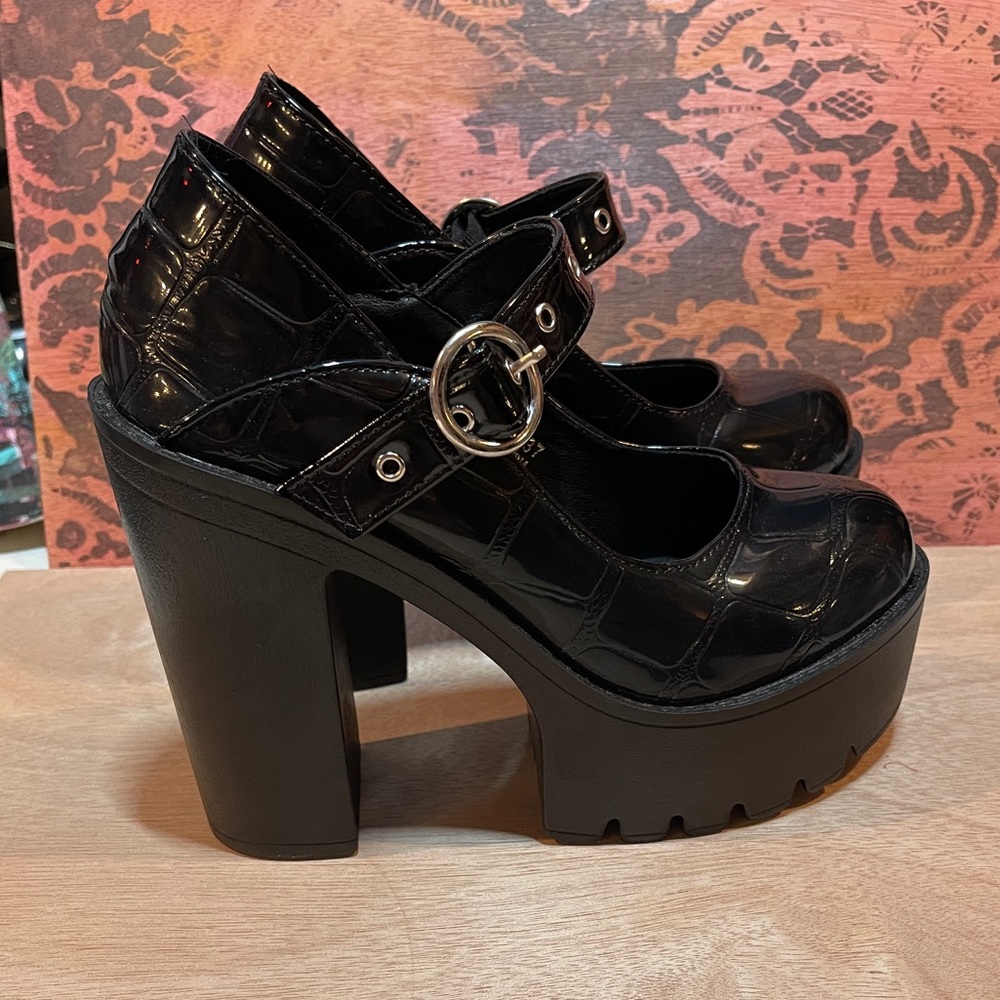 Crocodile pattern mary janes